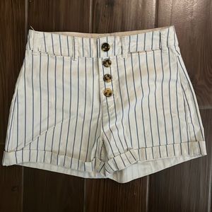 High rise Old Navy size 0 stripped shorts with 4 buttons